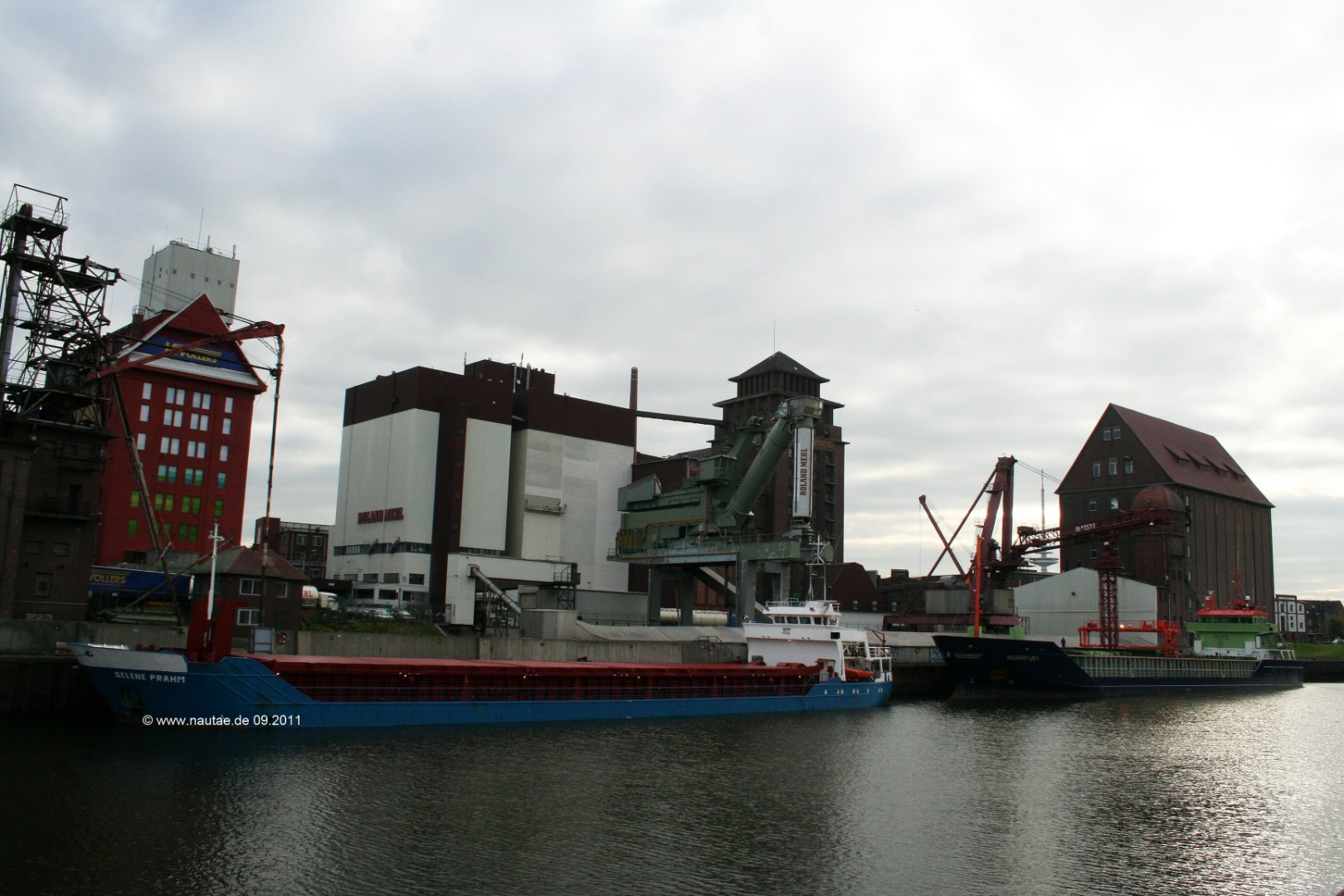 Holzhafen 10.JPG - Bremen Schiff & Hafen 17 - Die Website von Nautae aus Bremen